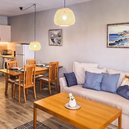 Apartment Poolside In Golden Sands *